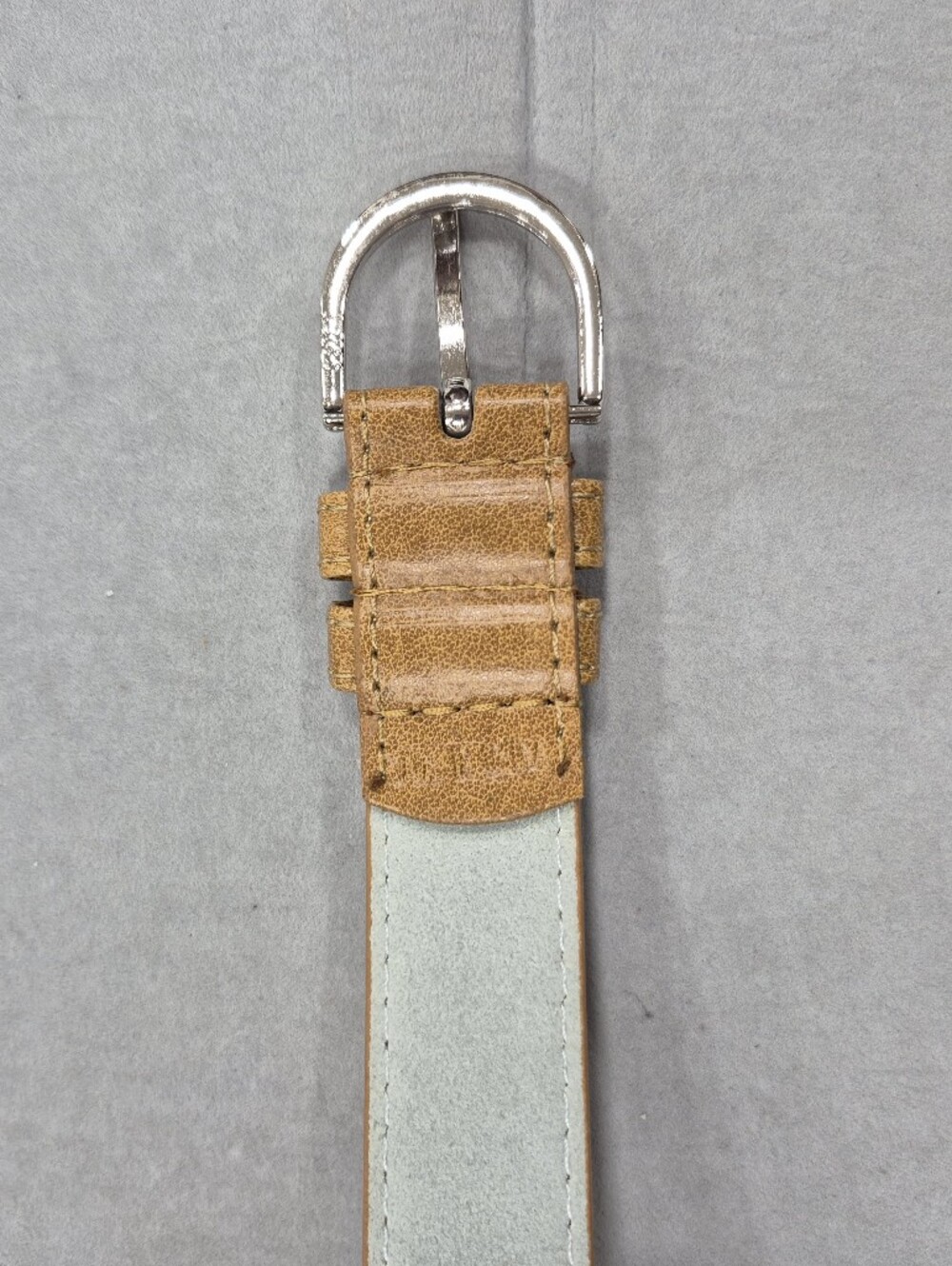 Leather belt women's medium light brown tan silver rounded buckle casual - Picture 3 of 11